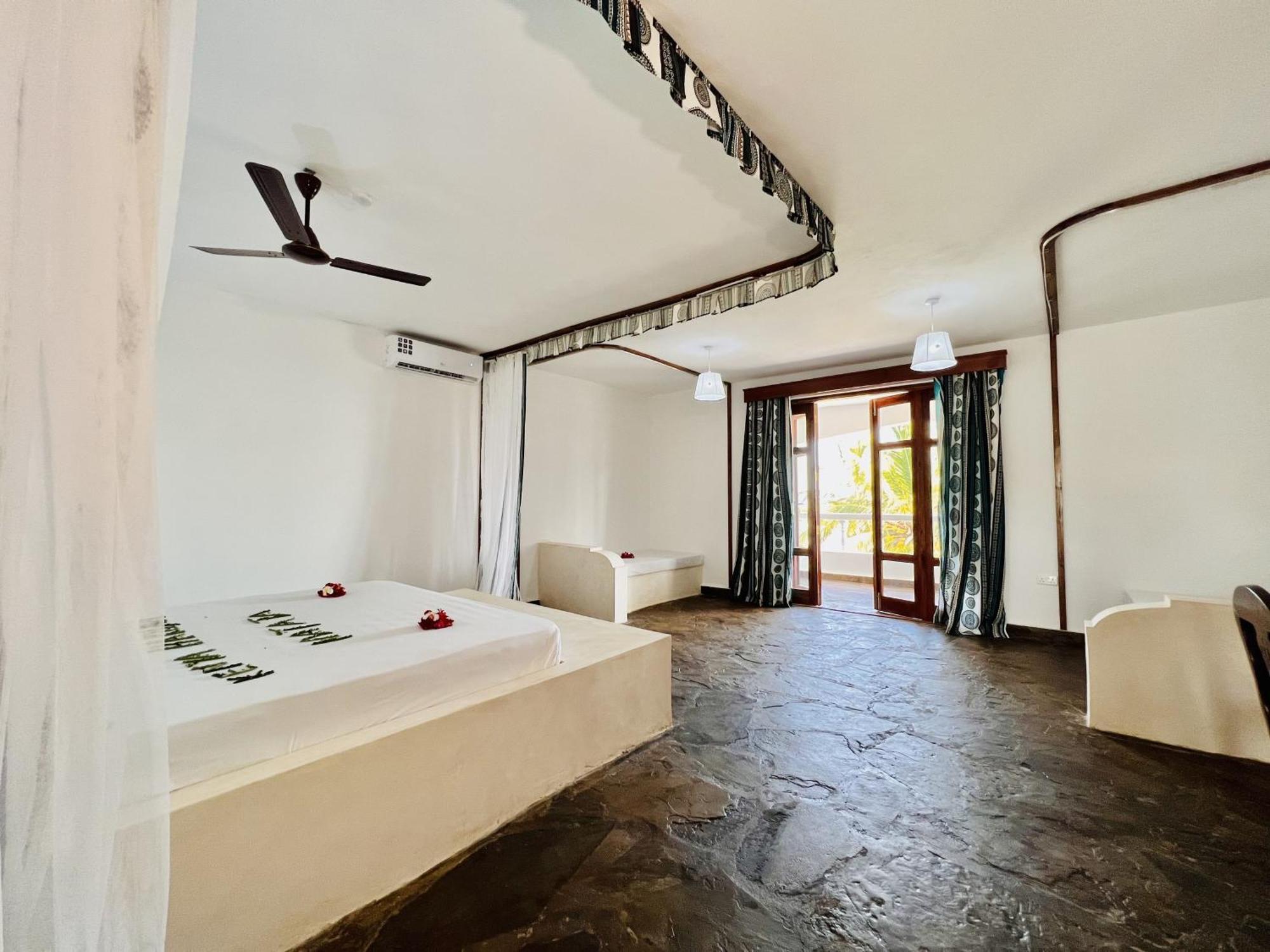Jacaranda Beach Resort Watamu Eksteriør bilde